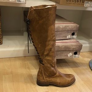 Bedstu Surrey Tall Boot